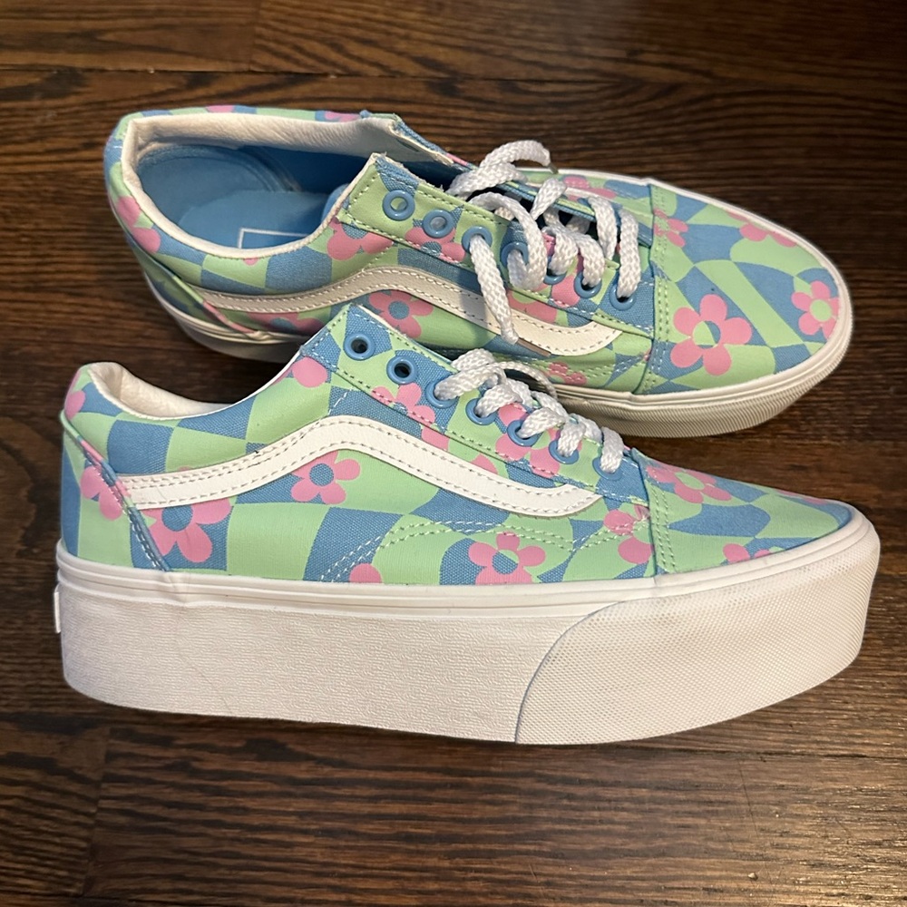 pink flower blue and green checkered platform vans !!! 🌸